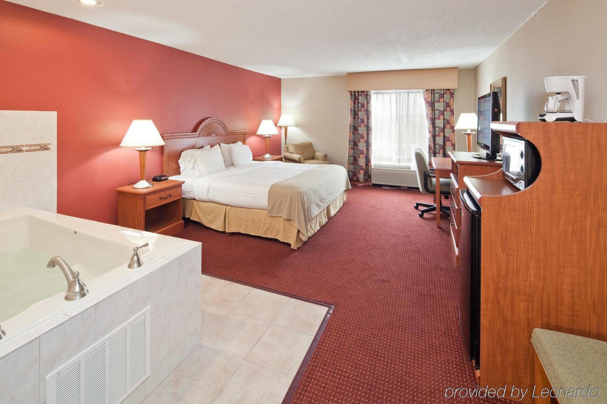 Quality Inn & Suites Lawrenceburg Eksteriør bilde