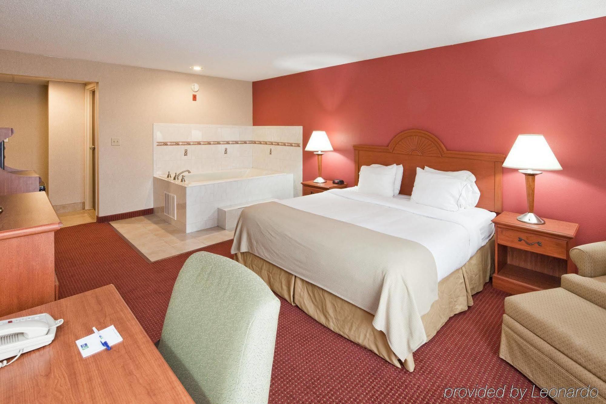Quality Inn & Suites Lawrenceburg Eksteriør bilde
