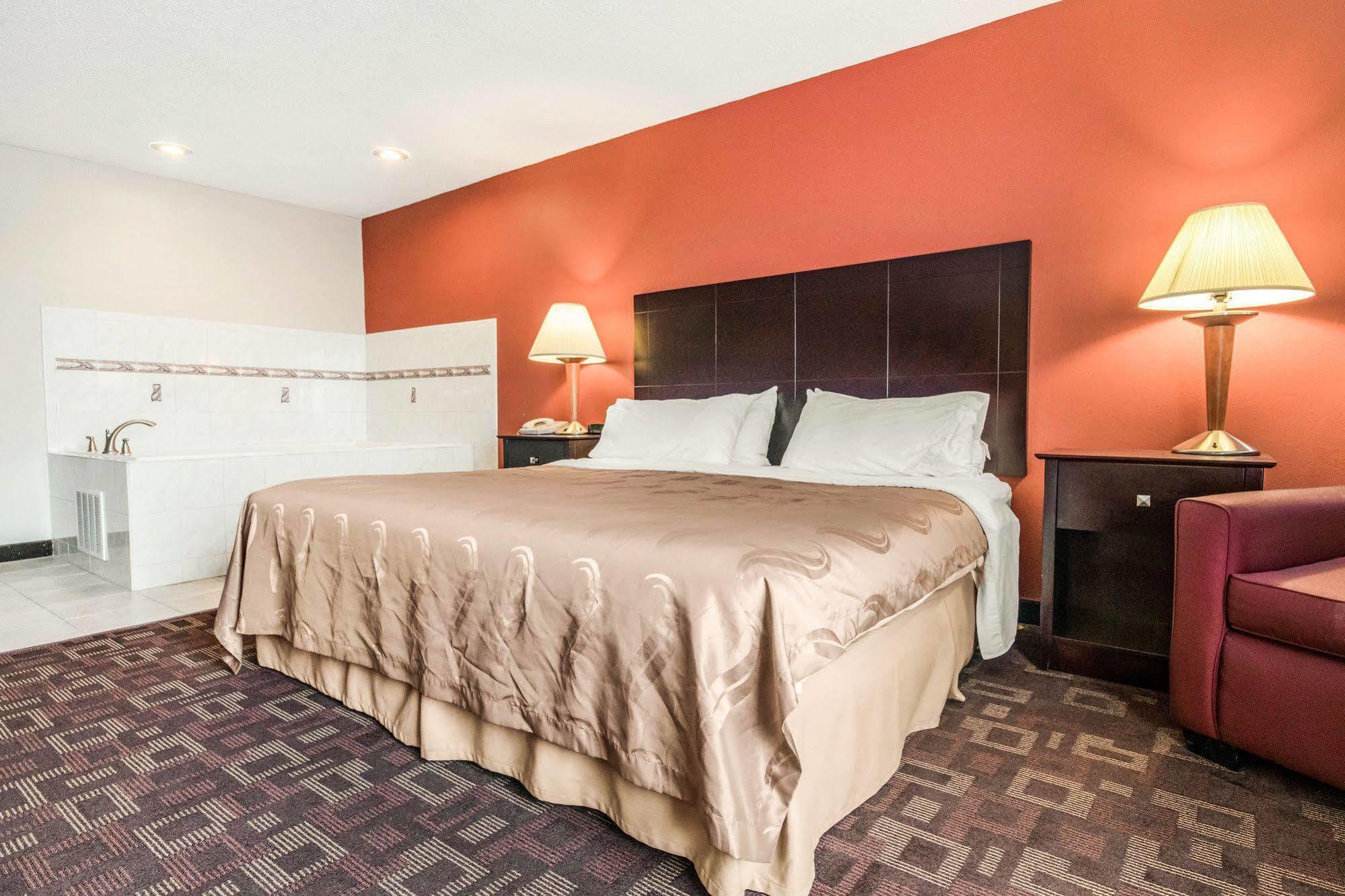 Quality Inn & Suites Lawrenceburg Eksteriør bilde
